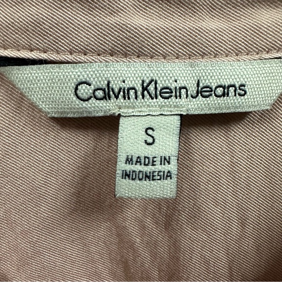 Calvin Klein Jeans Dusty Rose Button Down‎ Roll Tab Long Sleeve Blouse Womens S - Picture 9 of 11